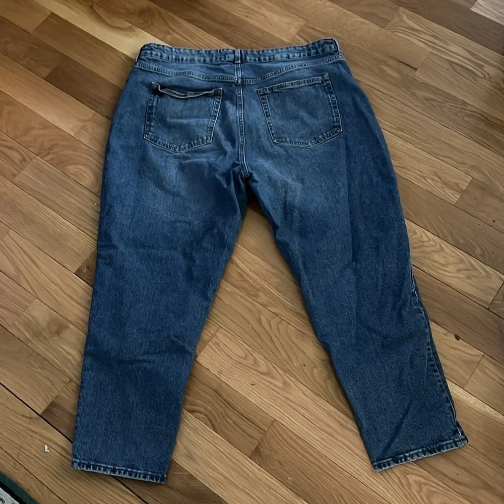 H & M Women’s Capris Denim Jeans size 18